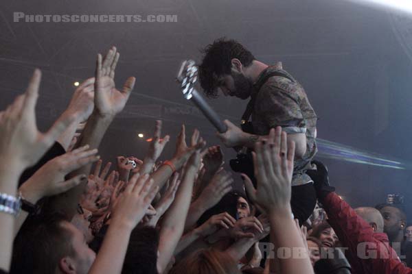 FOALS - 2013-11-12 - PARIS - Zenith - Yannis Philippakis